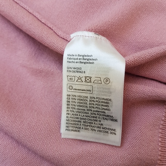 Skirt and sweater - Picture 7 of 7